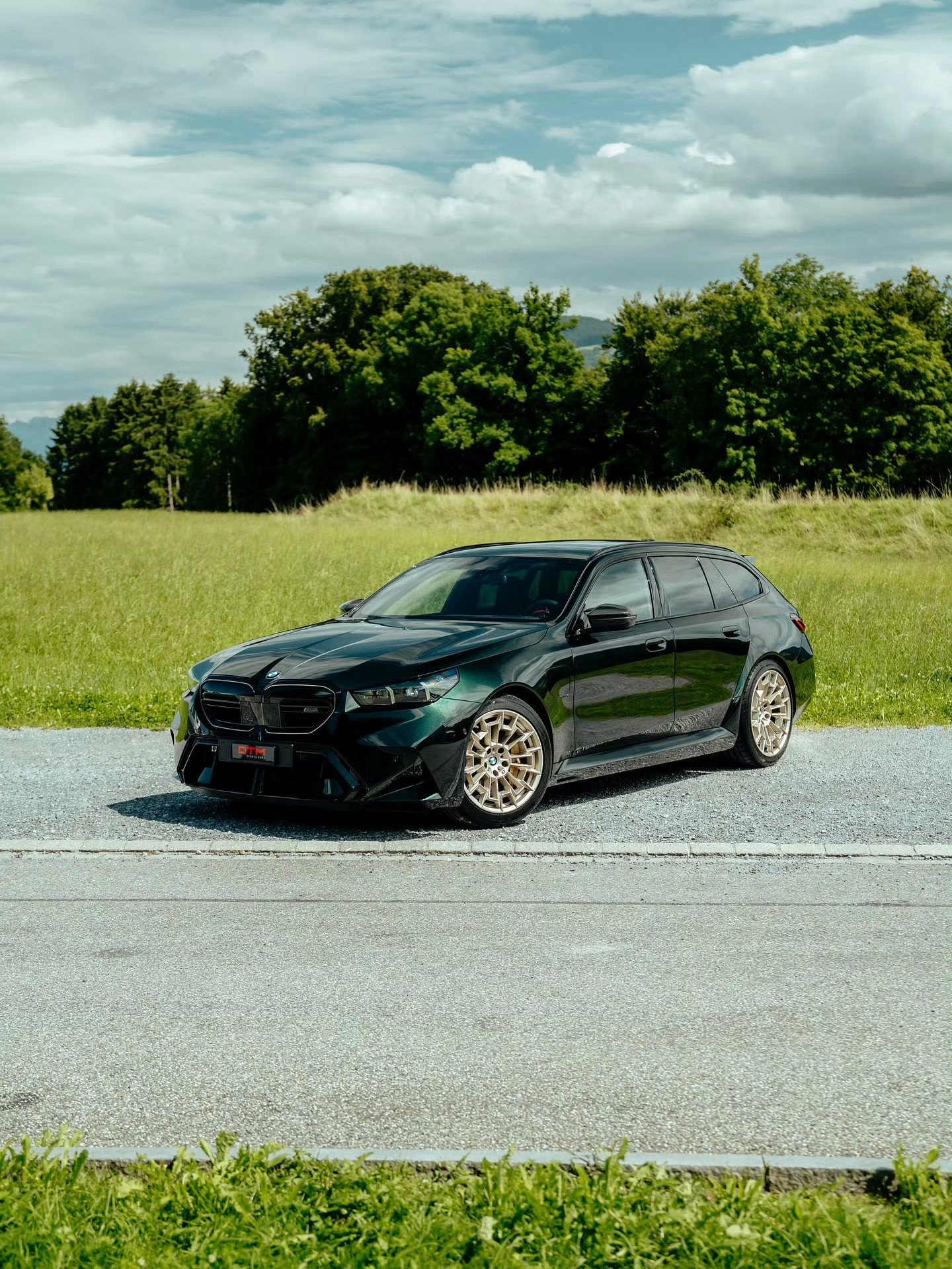 宝马M5Touring[墨镜][墨镜]​​​