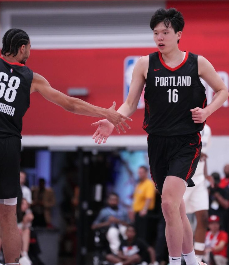 媒体人谈杨瀚森：可以说开拓者验货成功了，比卢普斯场边嘎嘎乐NBA夏季联赛，开拓
