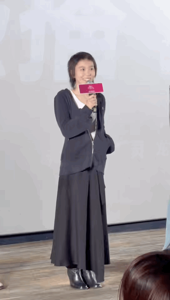 窦靖童内娱顶级饭撒窦靖童真的把粉丝养的很好窦靖童这波饭撒真的戳中人心啊！谁懂这