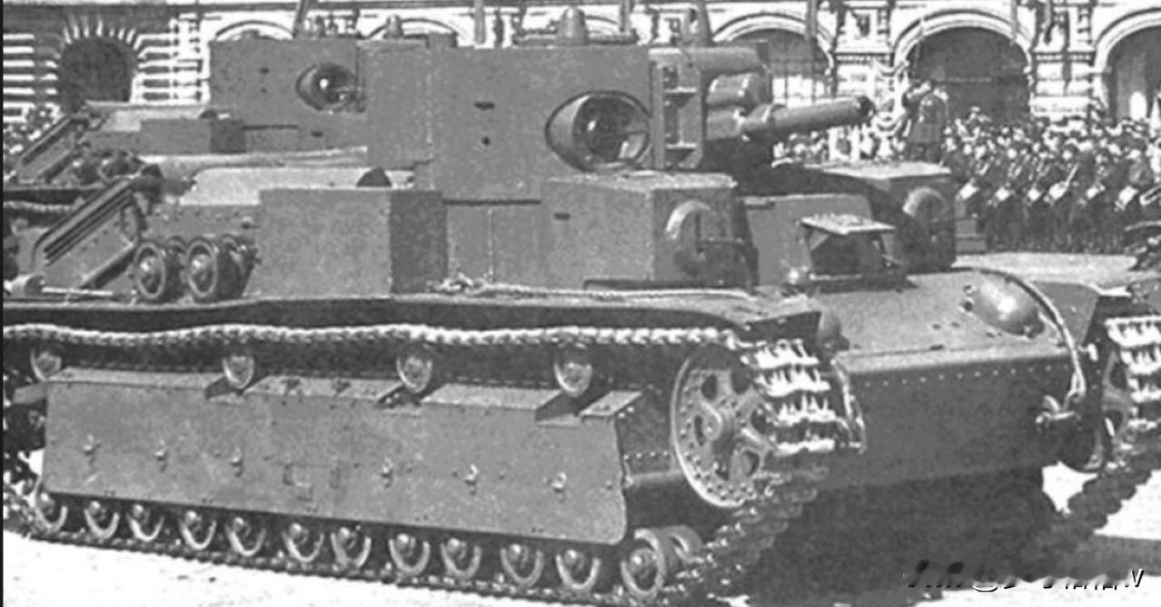 1941年10月底，苏联斯大林机械化和自动化军事学院向驻守在莫扎伊斯克防线的苏联