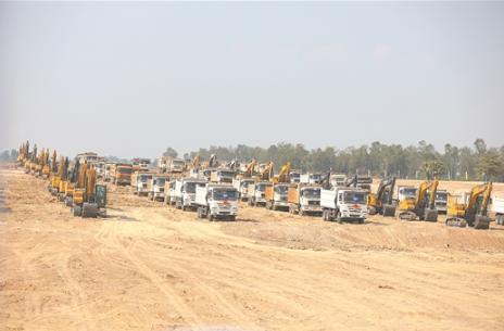 最近柬埔寨传来大消息，备受关注的德崇扶南运河二期工程正式开工，这次斥资17亿美元