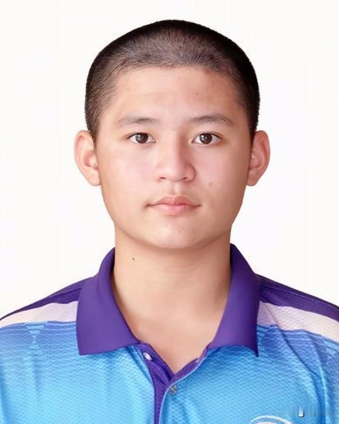 刚刚查了一下林诗栋原来是我们海南的真是海南一颗可爱的独苗,海南全省乒乓希望