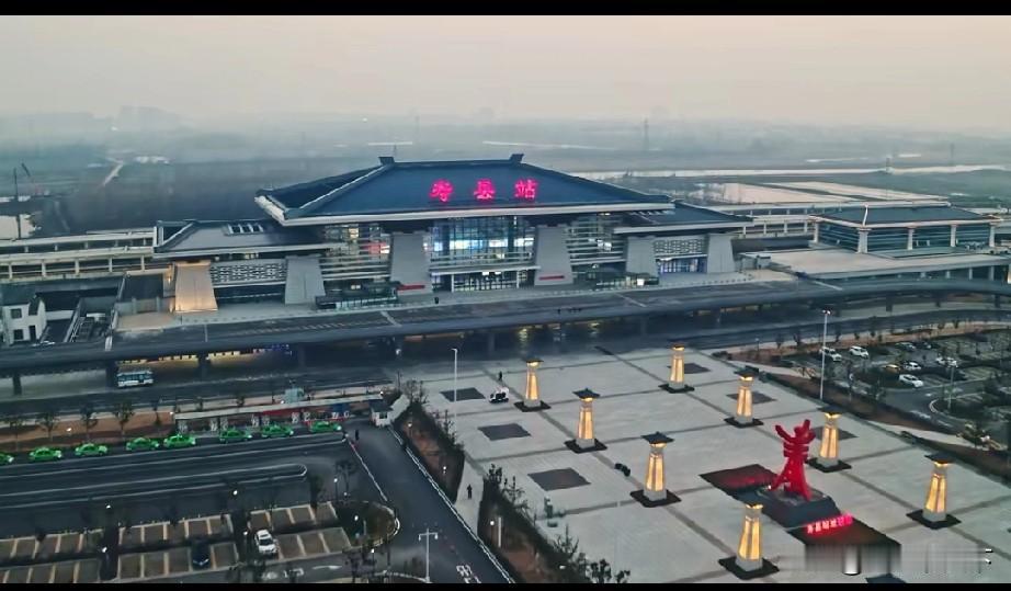 寿县老乡高铁去合肥，在合肥站，合肥南站，合肥西站，合肥北城站都有车到达寿县是合