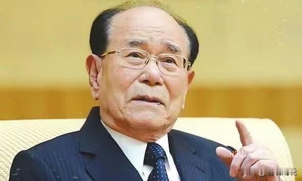 97岁朝鲜元老金永南离世，谁能想到这位历经三朝的政坛常青树，早年竟是跨过鸭绿江的