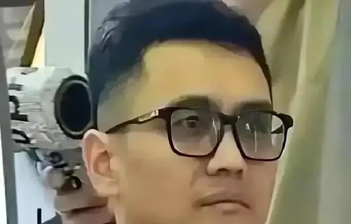 宋喆出狱后，第一通电话打给马蓉。这六年，有些人拼命想抹掉过去，有些人用作品把