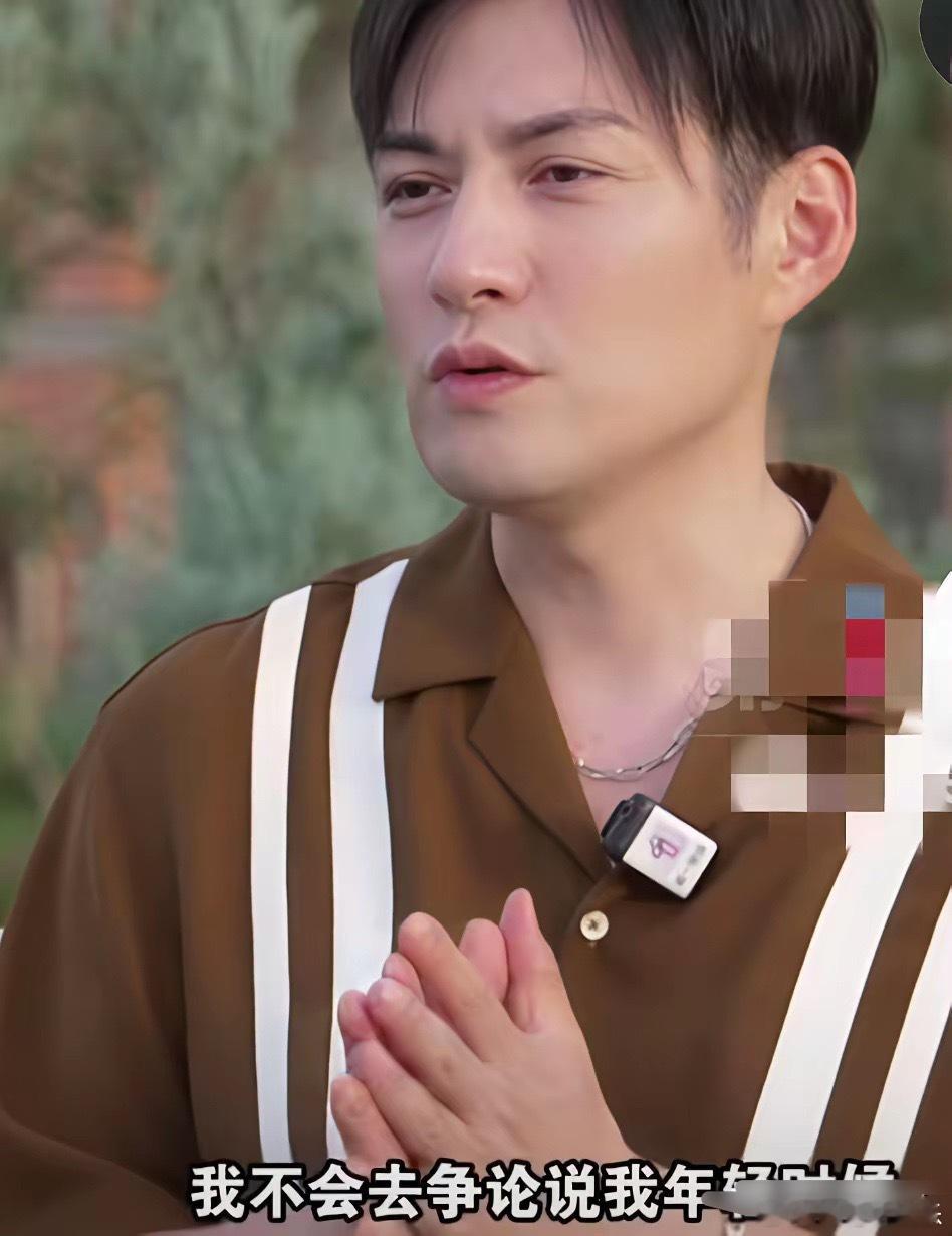 演员严屹宽说：“很多观众说我现在怎么一直演配角，我不会去争论，说我年轻的时候演过