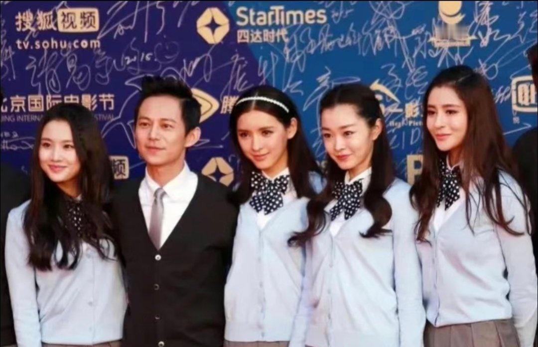 七年，没一个糊。你记忆里的《栀子花开》，还是毕业即散场的青春片。现实是，那四