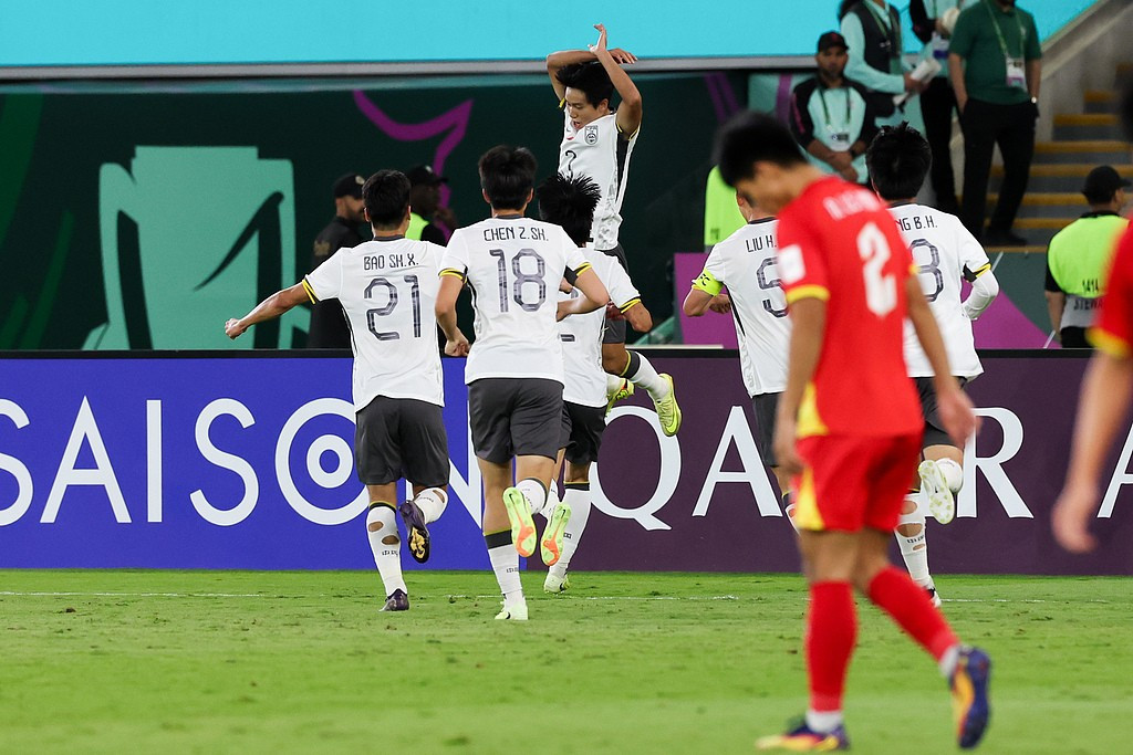 【韩媒：中国队疯了，他们的表现比韩国队还好】中国队在U23亚洲杯半决赛3-0完胜