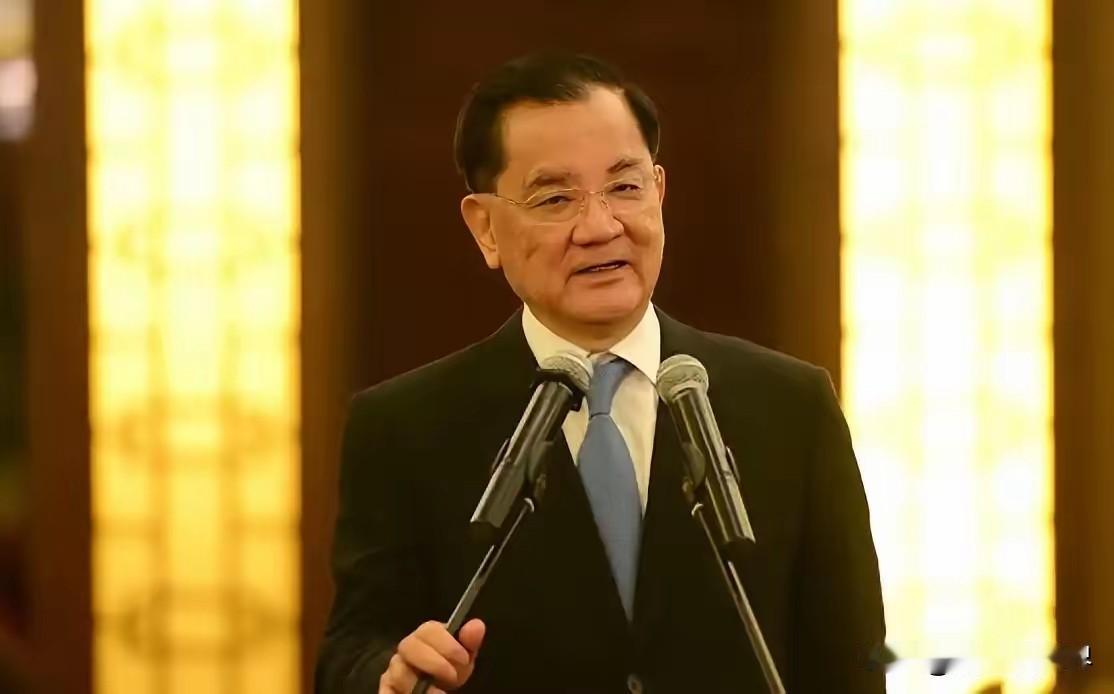 蓝营大变天！郑丽文一招翻盘，改写国民党旧格局国民党内部迎来近年最大组织变动。