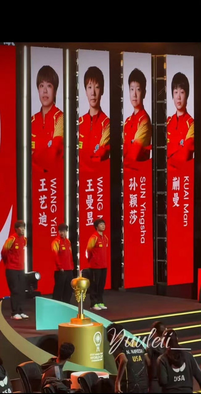 去年成都混团的公式照也好看的女女真的一眼看过去最优越的王曼昱