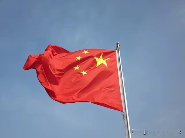 剑拔弩张，中美战机台海火爆对峙，美战机闯入台海空域，解放军战机紧急拦截！来