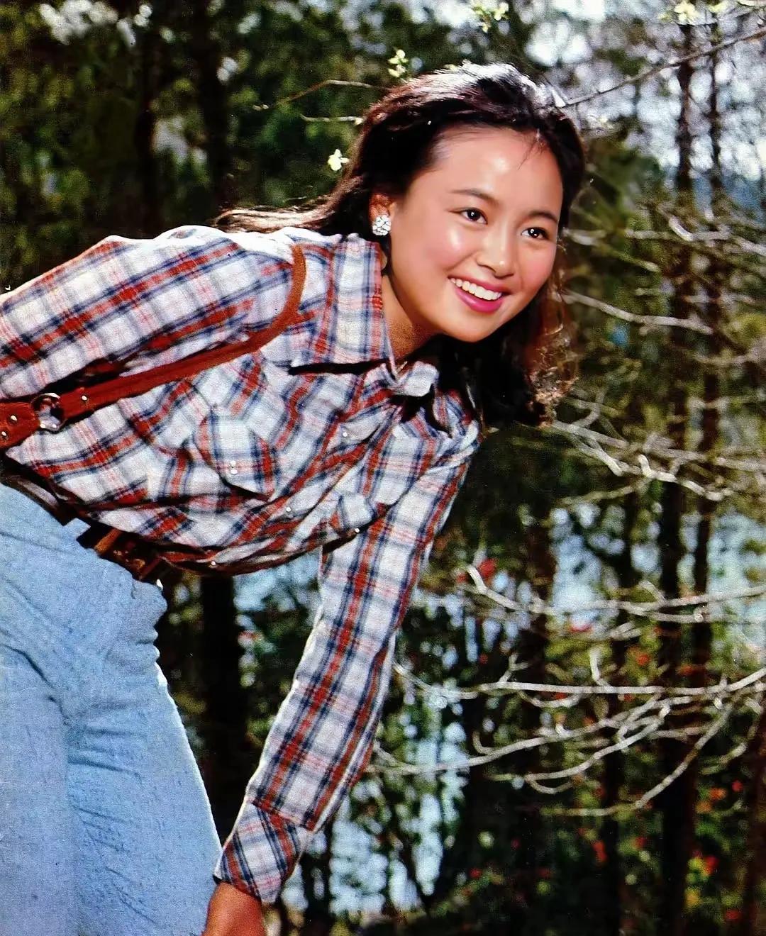 这魅力真的无法阻挡，不但欣赏张瑜的美丽，更欣赏她的为人，尤其是她对情爱保持的清醒