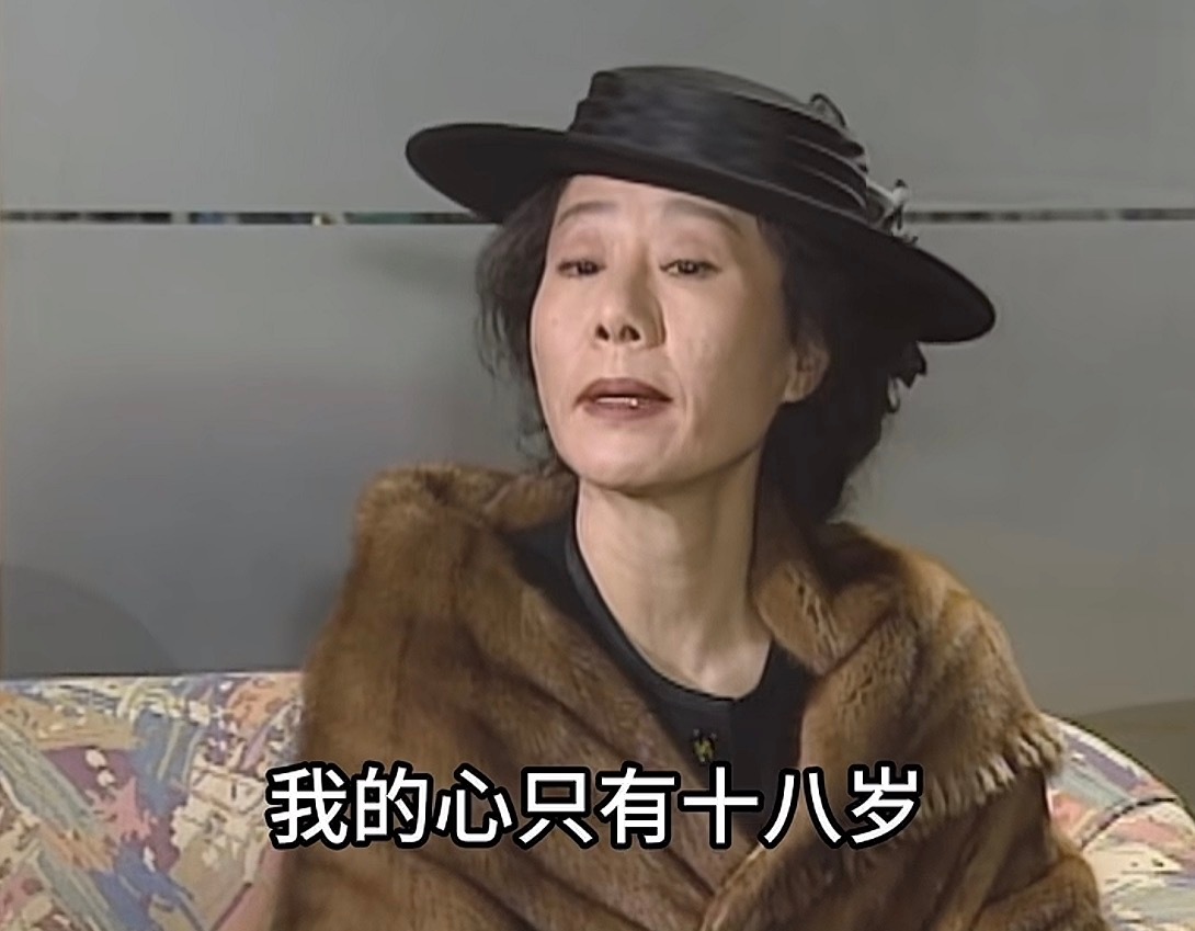 前几年我认识一个男孩，也是硕博连读，博士第一年，他就读不下去了，把导师当假想敌，