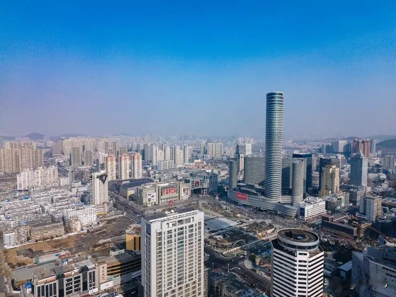 徐州楼市：徐州作为苏北第一城，人口虹吸能力不错，城市这几年发展提速，地铁配套