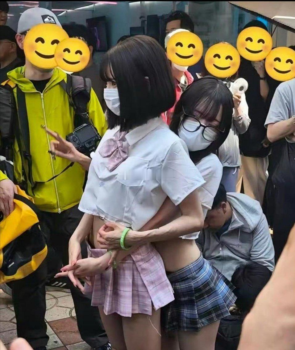 为什么她这么年轻，手上却布满了皱纹？