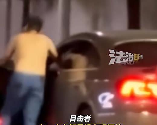 “这也违规？”湖北襄阳，三名男子喝完酒后一时兴起，以锻炼身体为由，在机动车道上推