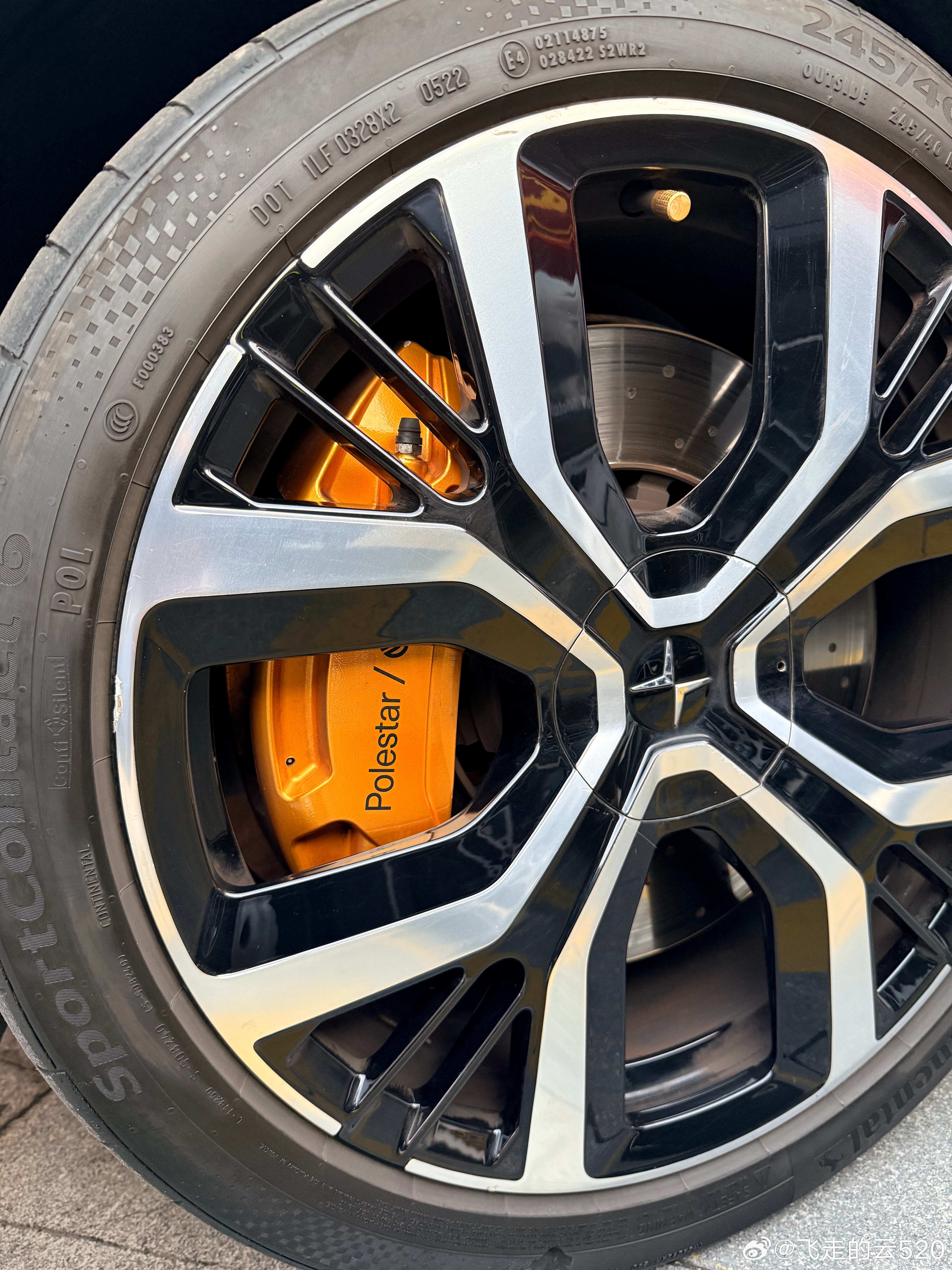 哈哈，劈弯真好玩晕车的老婆被我整吐了，但是我爽过了甚至劈第一个弯的时候，她惊叹这