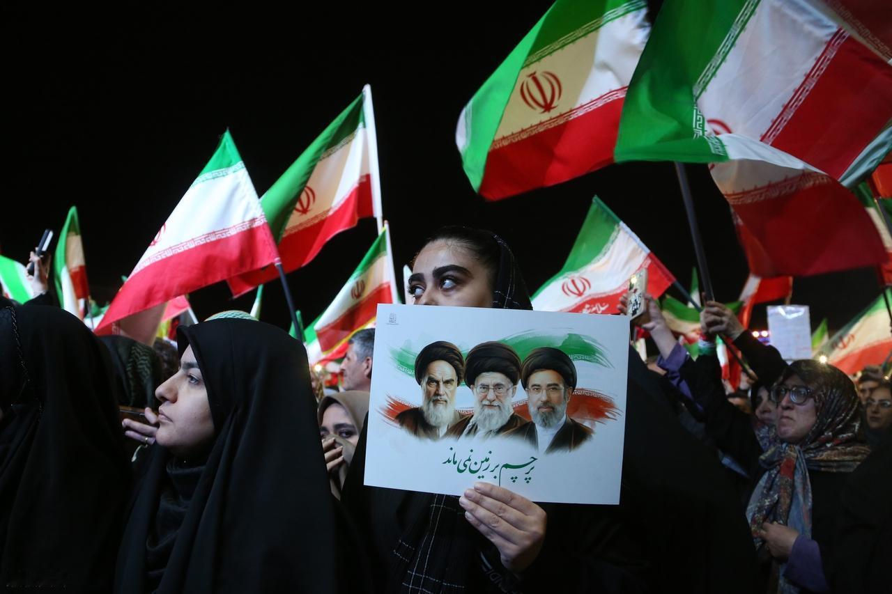 伊朗又开始犯错误了！4月25日，伊朗伊朗国防部发言人礼萨·塔莱伊尼克表示：“如