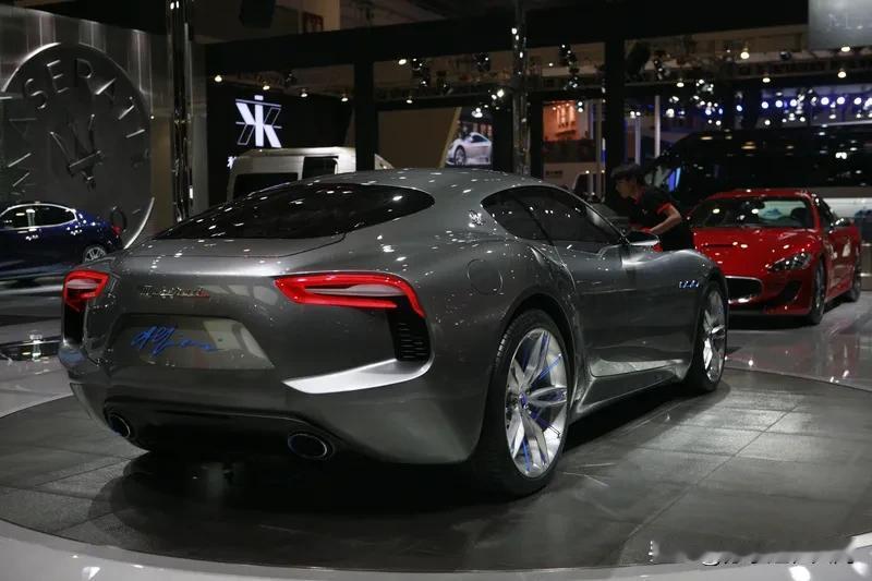 玛莎拉蒂大降价到35万这事，还真有可能。之前玛莎拉蒂为了提升销量，就搞过降价促销