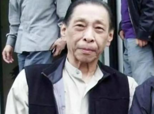 杜月笙儿子持地契北京索四合院，20多户要天价补偿！结局却让人意外