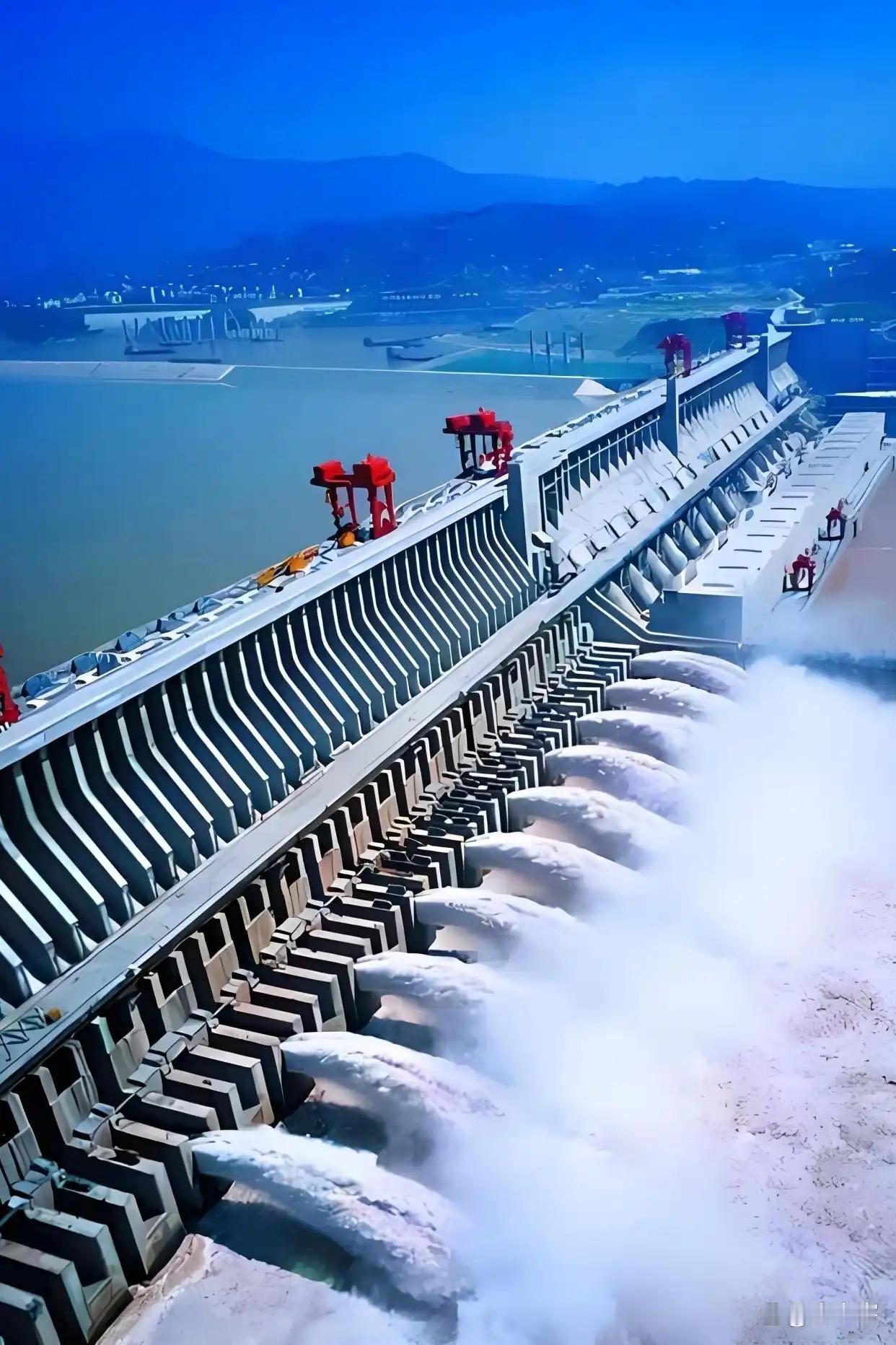 叫嚣炸三峡？日本网友的狂言，纯属没掂量过自己的斤两日本网友又出惊人言