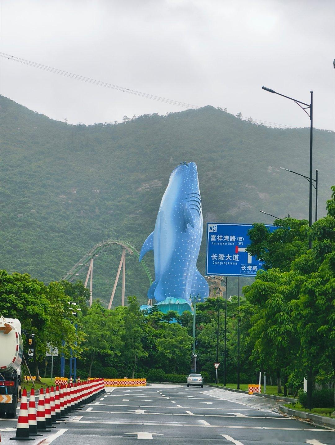 珠三角发展纵横观察录基建强大的横琴岛，虽然烂尾楼不少，长隆缆车建好几年也不用，