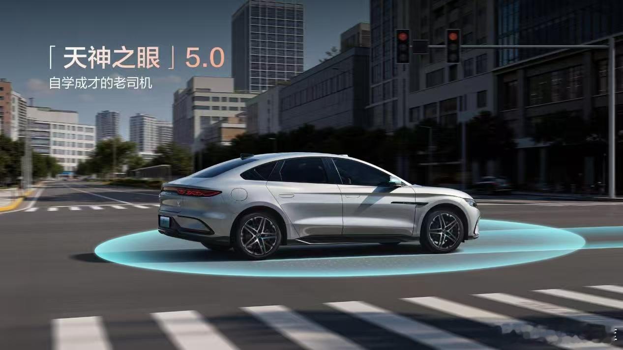 中大型轿车进入闪充时代纯电市场的参数竞赛，早就跑成了自嗨。续航数字越堆越高，用户