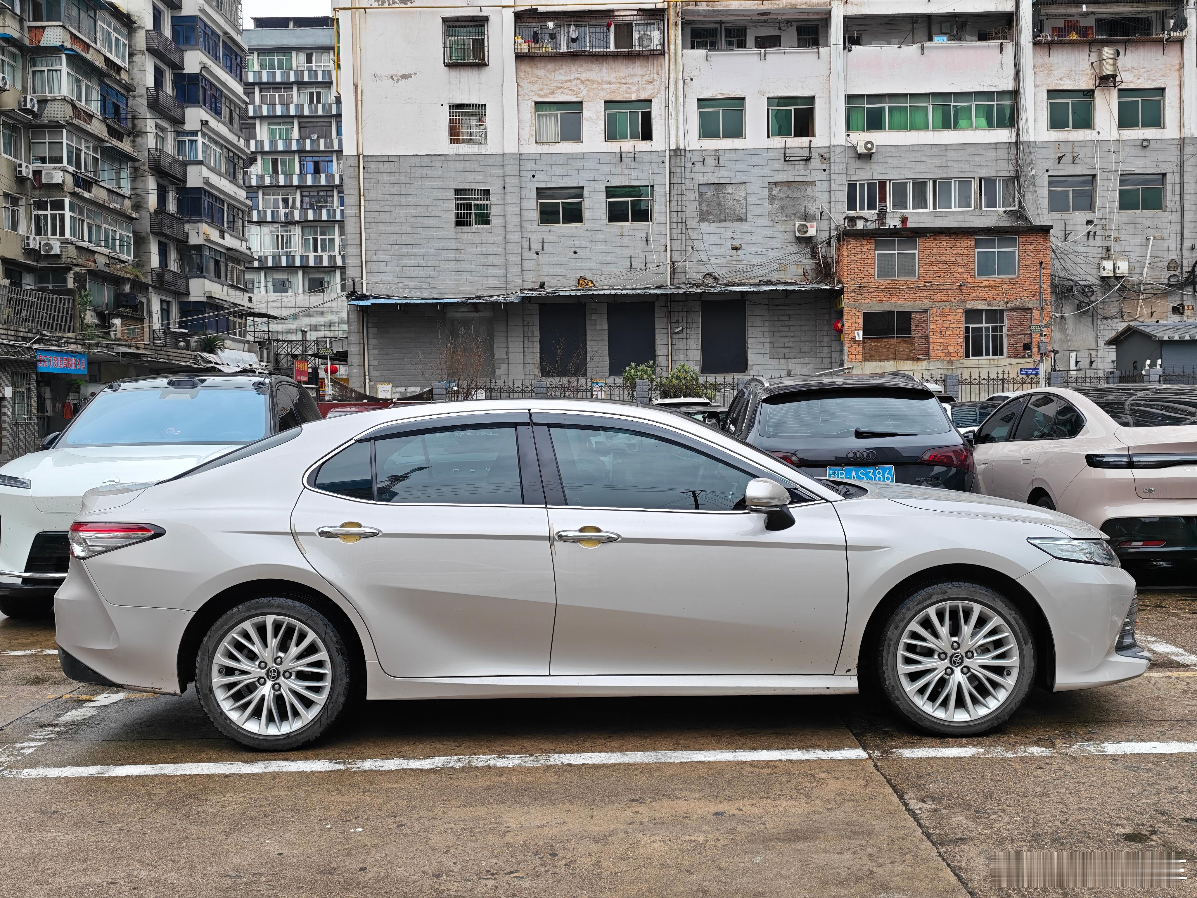 拿下8年老粉的凯美瑞20年上牌2.5豪华版这个是真极品5.1万公里全程