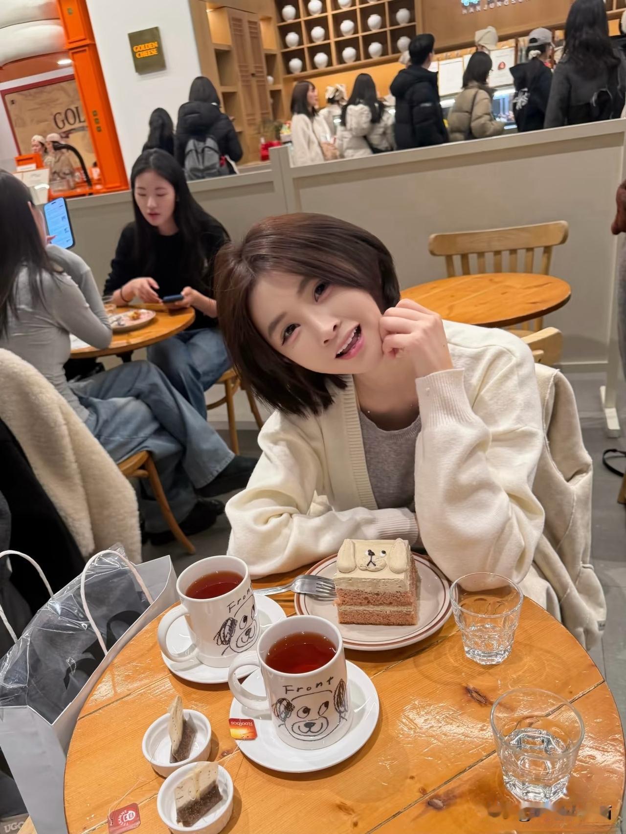 你是我疲惫生活里，温柔的梦想。自然清新美少女超级耐看美女清秀美少女