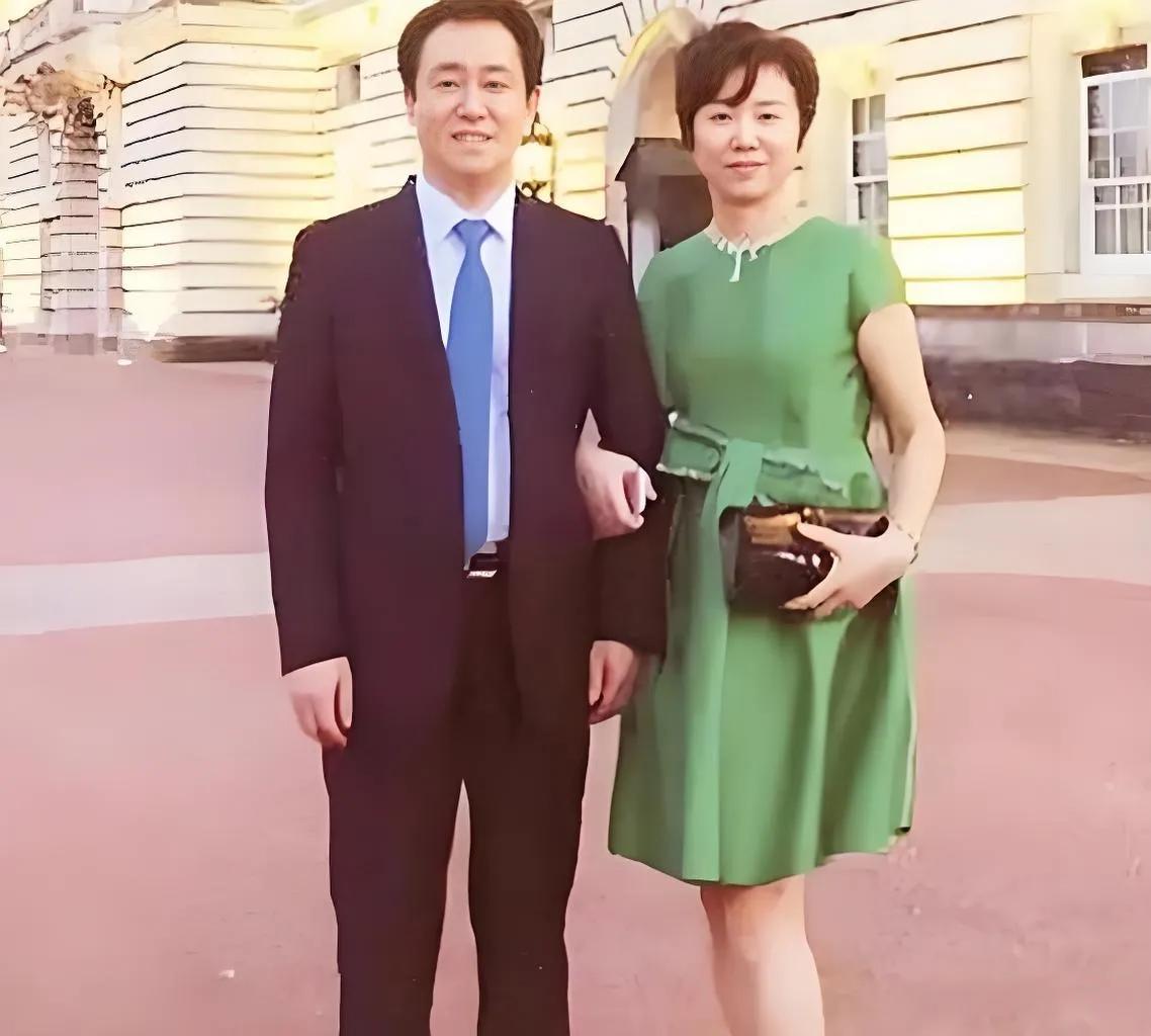 许家印：牺牲他一个，幸福全家族……
