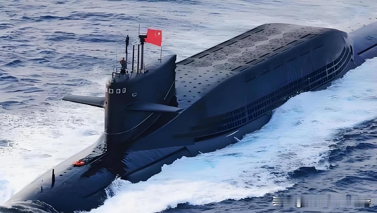 日本近年频频炒作潜艇战力，妄图在水下与中国抗衡，实则纯属自不量力，根本不是中国对