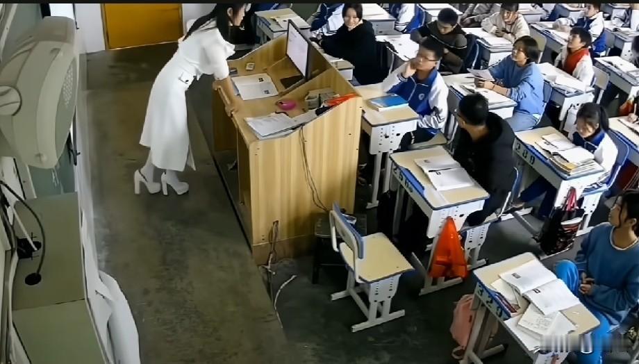 大学生教小学生