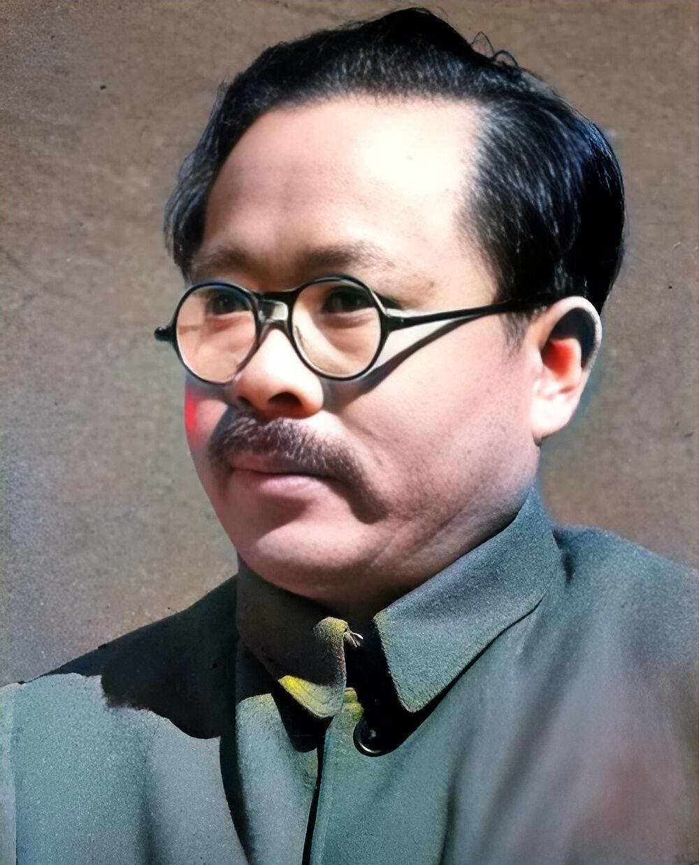 1950年，弥留之际的任弼时被医生救醒后，听说周总理正赶来看自己，连忙叮嘱夫人，