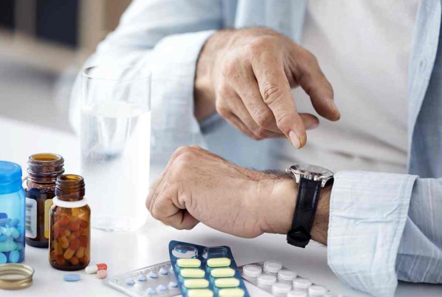 他汀吃了十年，血脂没降还查出肾病？医生：忽略了这件事小区里的张大叔，十年如一日