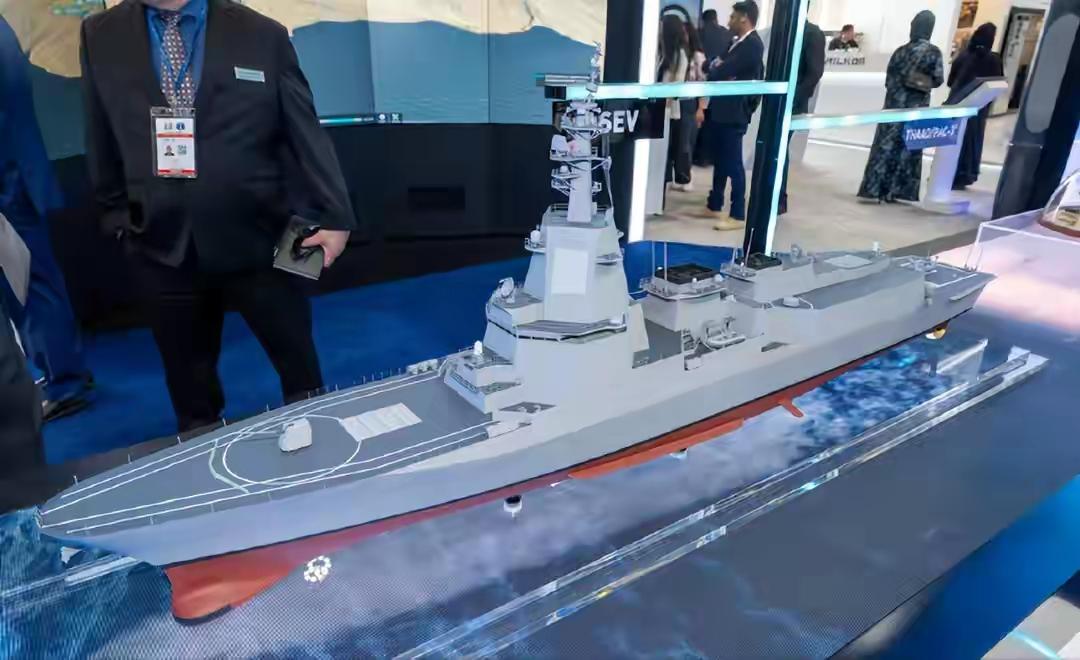 日本开工万吨大巡洋舰，彻底不装了！防御性海军就是幌子2026年1月28日，