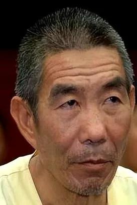 张永明这个人，十九岁就杀了人，被判死缓，蹲了二十多年监狱，97年放出来。他回到
