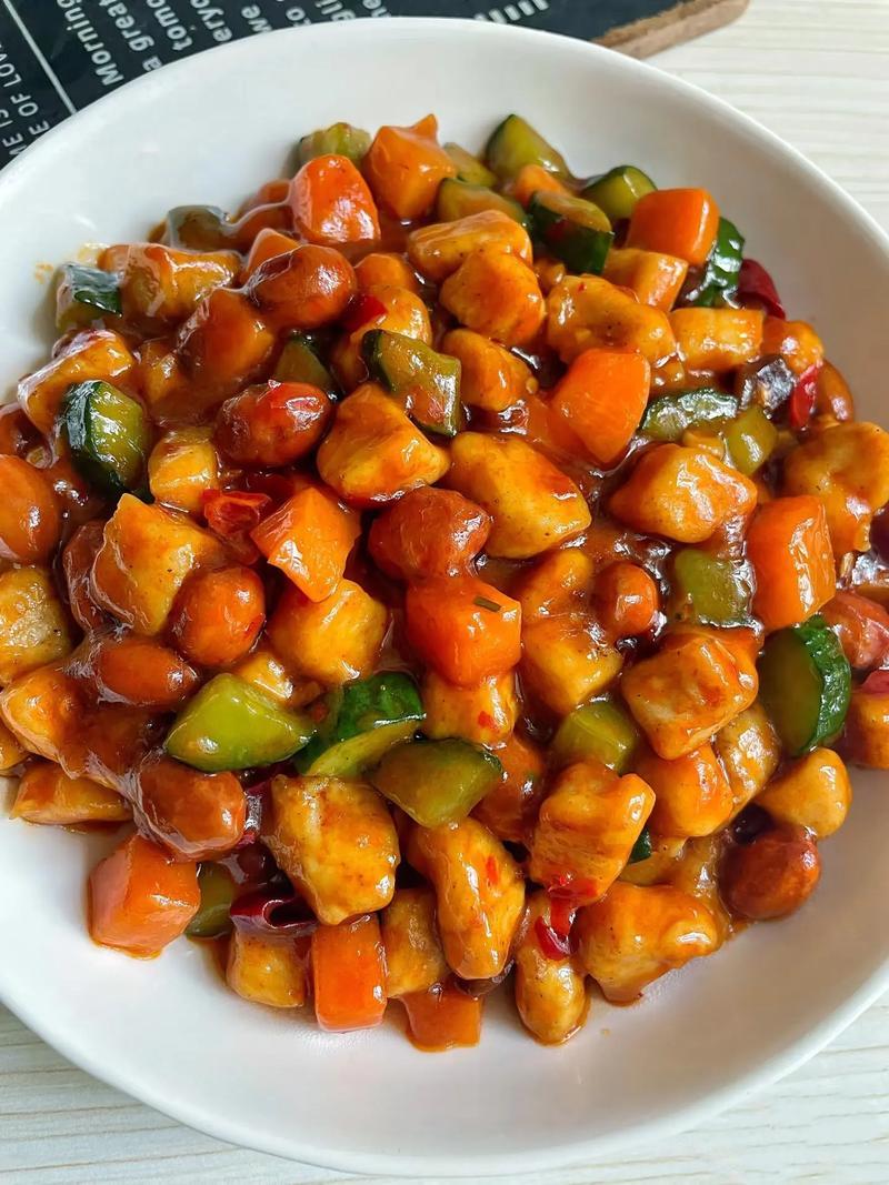 说岀一个菜名证明你是哪里人葡萄鸡丁宫保鸡丁，你们吃过吗你们觉得是哪一个好吃呢，以