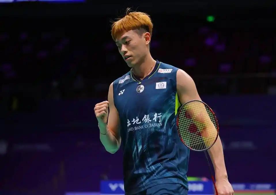 刚刚结束了一场2026年印度羽毛球公开赛男单半决赛，去年世锦赛男单四强、世界排名