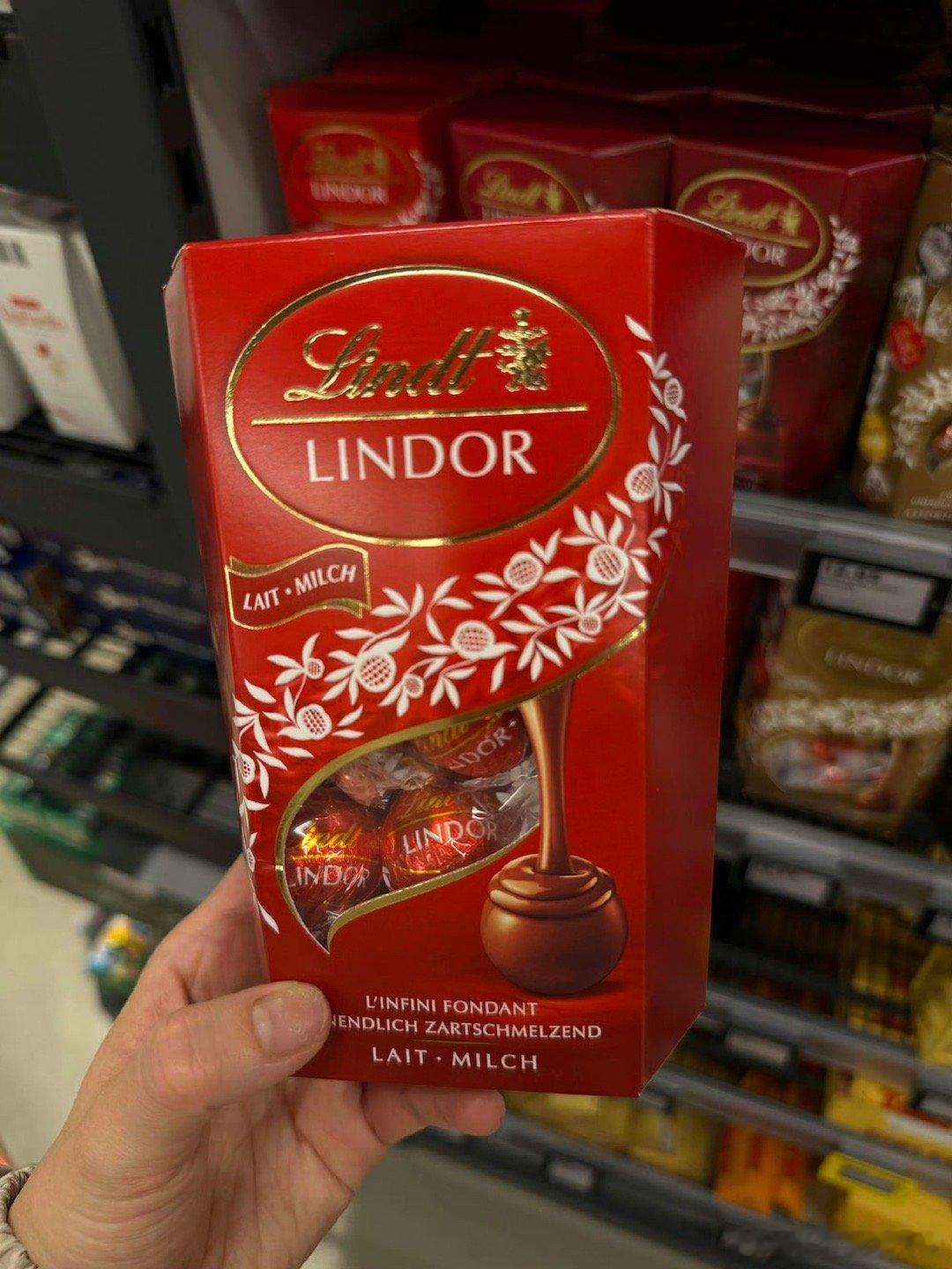 买下13岁那年被反复强调很贵的巧克力