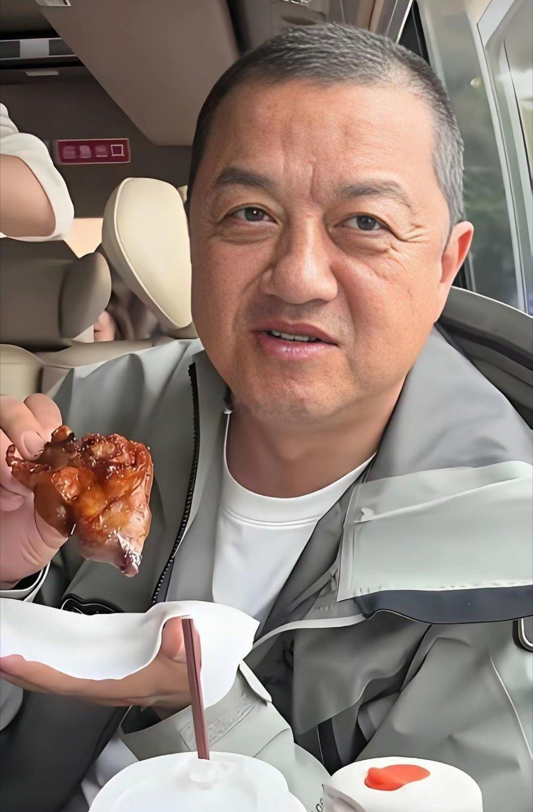 突然发现李亚鹏跟周迅挺般配的，没有在一起真可惜。