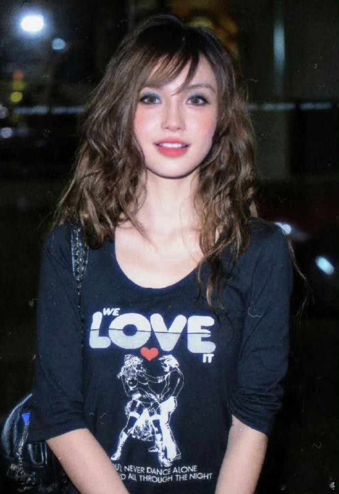 Angelababy生图美到惊为天人岁月没有在她脸上留下痕迹，反而沉淀出了更加顶