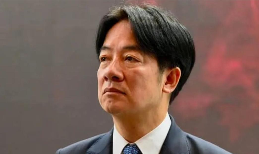 民进党拿国民党没有办法，又搞历史虚无主义那一套，要国民党搬回南京去。民进党今