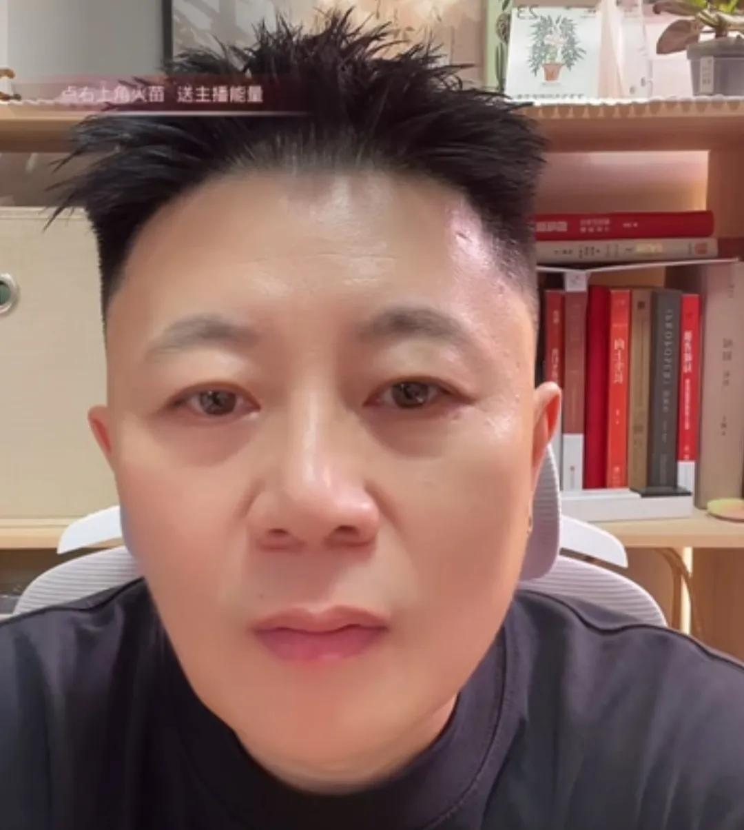 足球媒体人球也博士爆了一个料。他在直播间与球迷聊天时表示，中超俱乐部辽宁铁人队