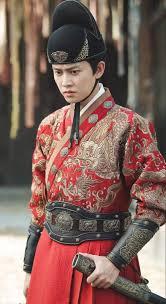 嘉靖年间，陆炳看着要行刑的姑娘，死到临头还不认罪，他本来不想管，毕竟凶手也会“喊