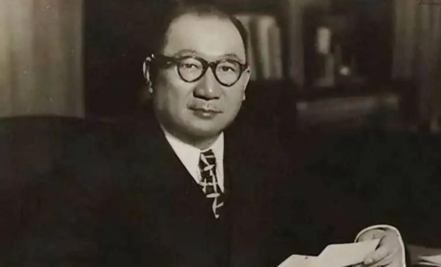 1939年，孔祥熙23岁的长子孔令侃，在去美国的途中，竟偷偷和母亲宋蔼龄的“牌友