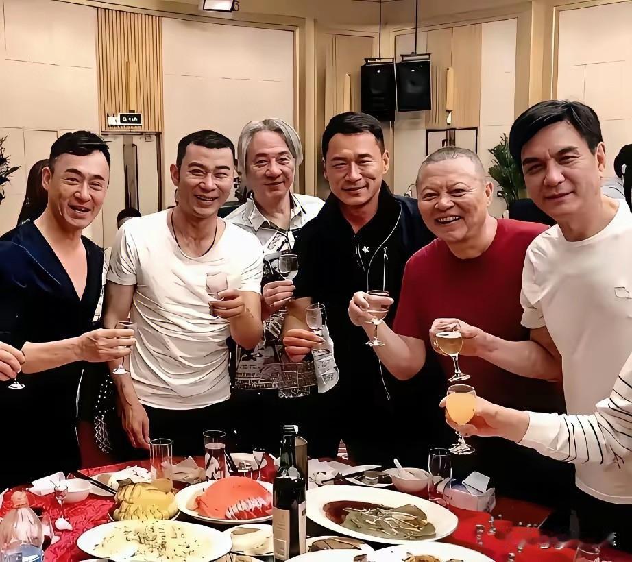 梁山一百零八个英雄好汉，个个顶天立地，武功高强。可惜最后基本都被高俅一个人轻松拿