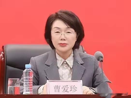就在今天下午3点多，江西70后曹爱珍冲上热搜。今年56岁的她是赣