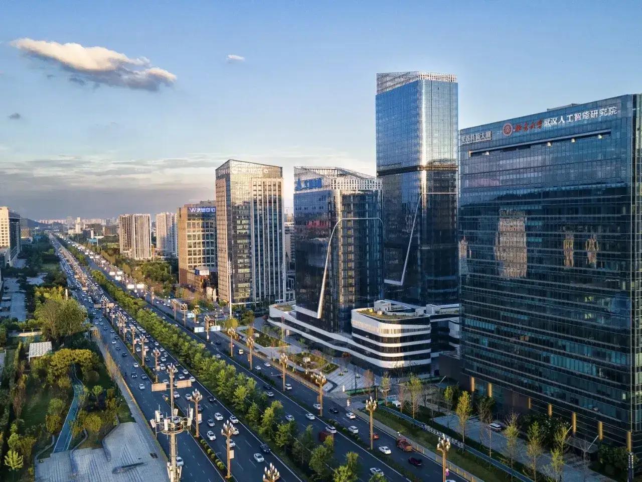 城市“高分卷”——武汉这一年有多拼？2025年的武汉，在经济发展、城市面貌等方面