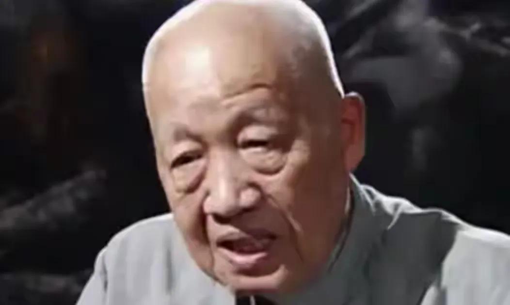 1950年11月，朝鲜战场，335团刚刚攻打下飞虎山，电台坏了，跟师部断了联系。