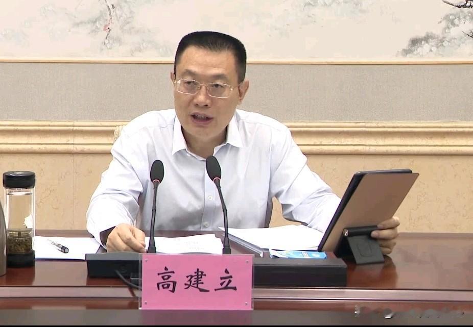 火出圈的河南旅游明星城市开封一把手岗位调整完毕了！高建立当选为开封市委书记。9月
